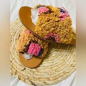 Free People NWOT shaggy slippers